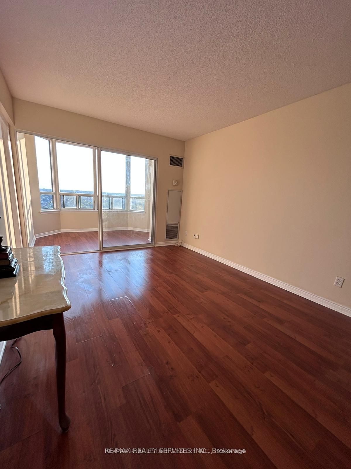 135 Hillcrest Ave, unit 2207 for sale