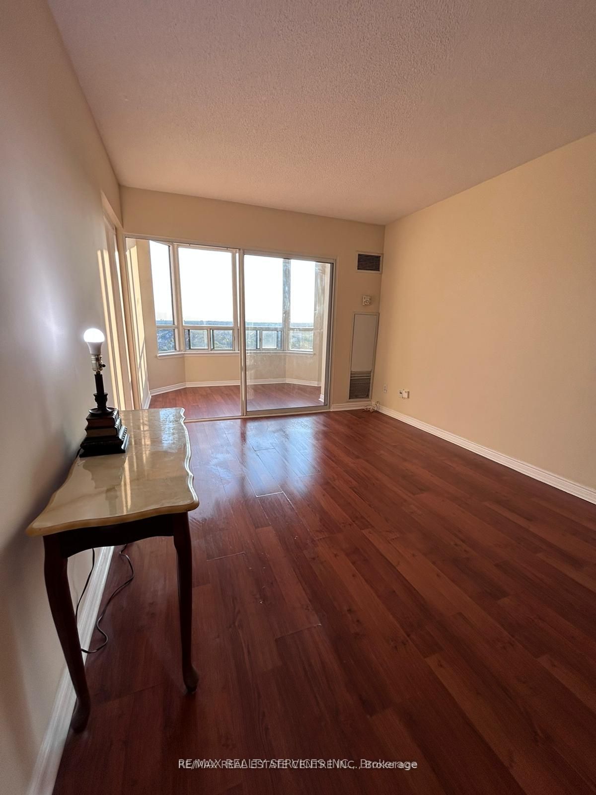 135 Hillcrest Ave, unit 2207 for sale