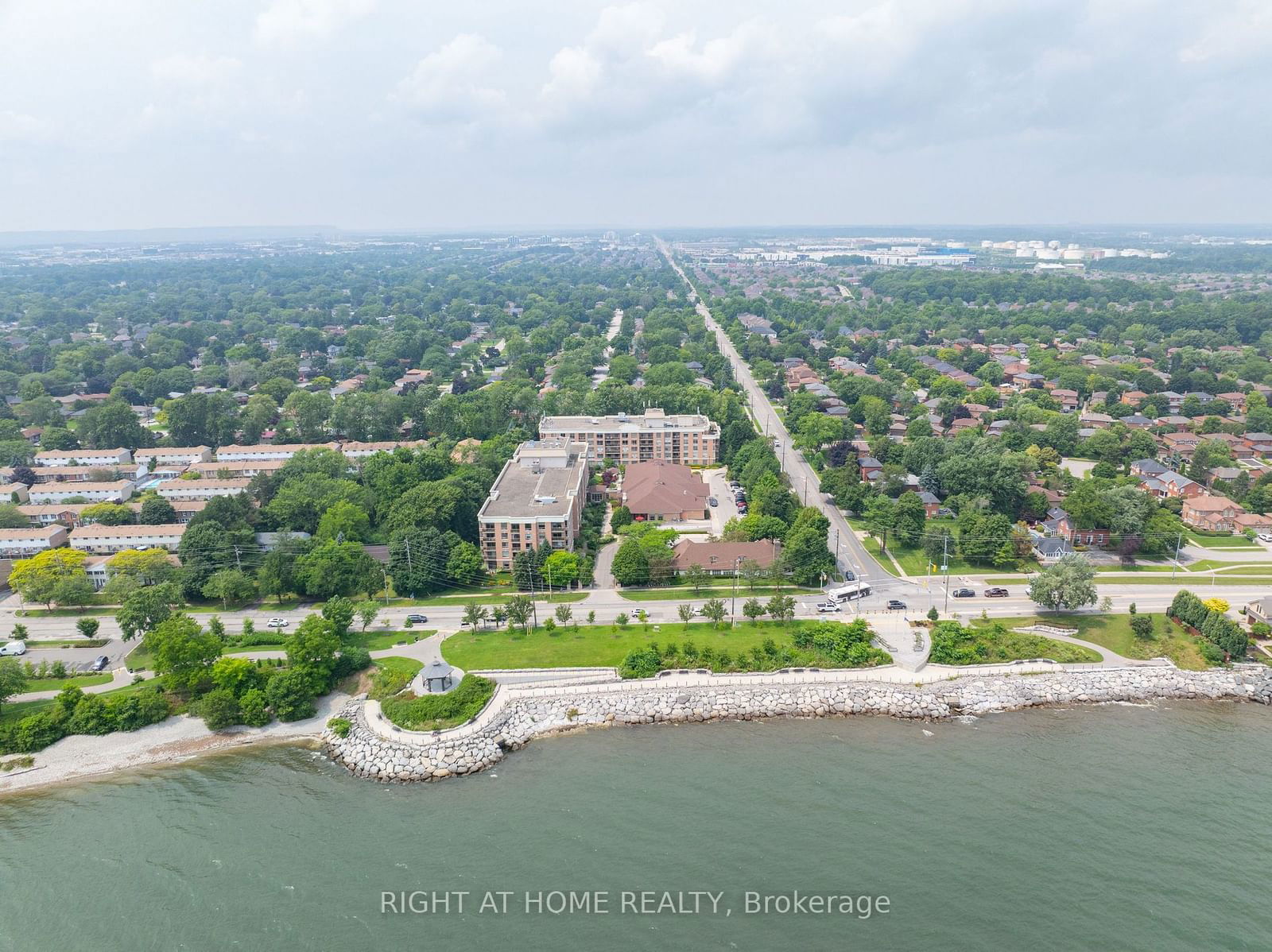 Hearthstone By The Lake Condos, Burlington, Toronto