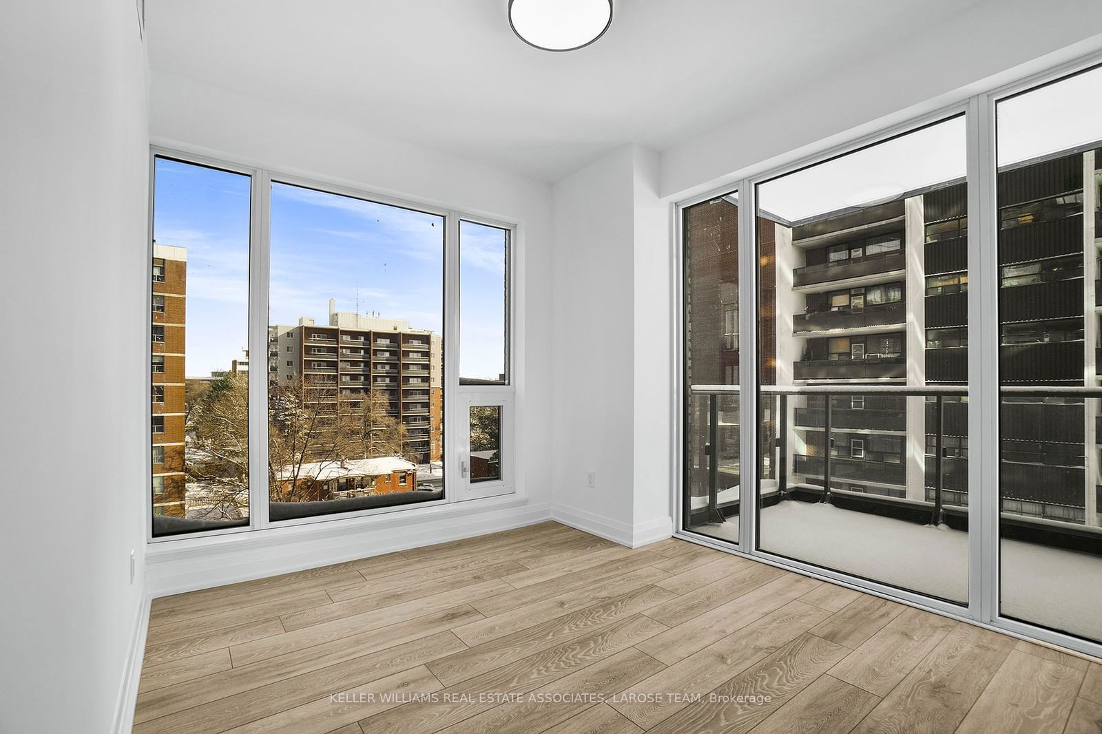 21 Park St E, unit 603 for sale