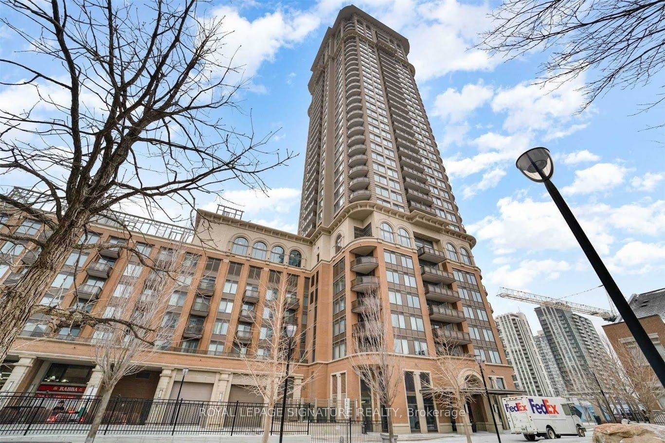 385 Prince Of Wales Dr, unit 402 for rent