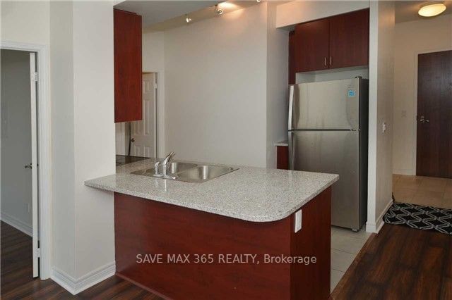 339 Rathburn Rd W, unit 319 for rent