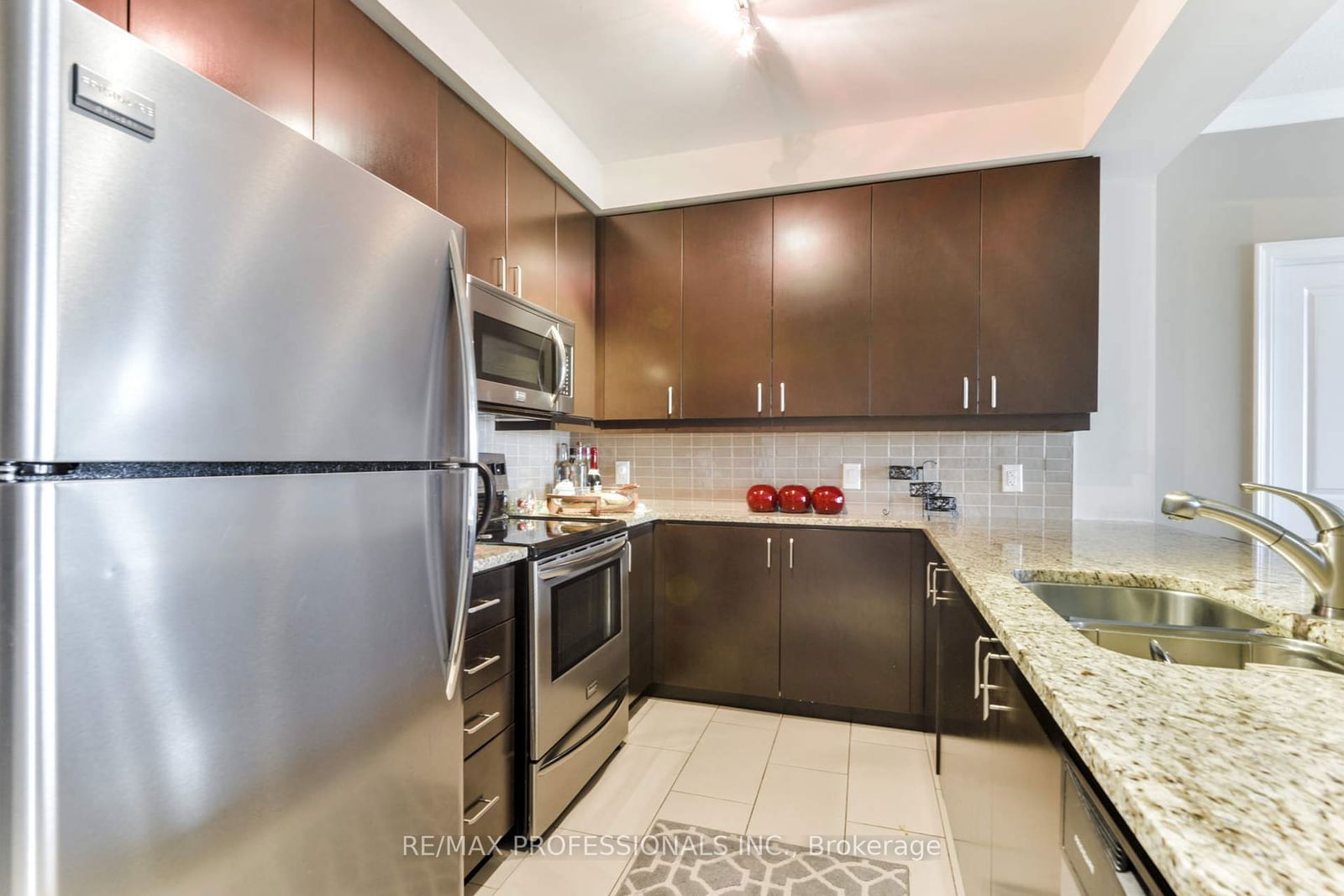 100 John St, unit 2205 for rent