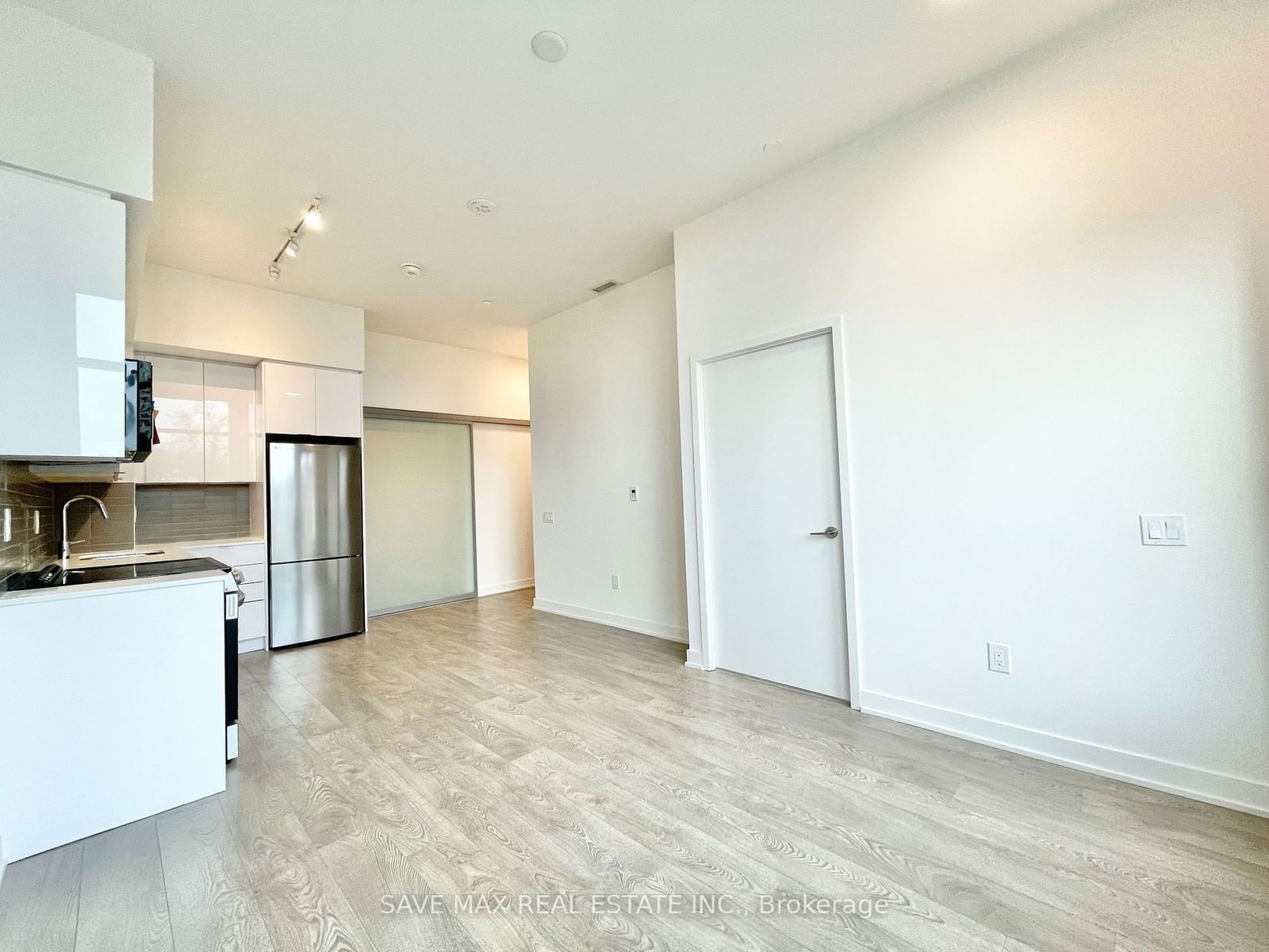 225 Malta Ave, unit 102 for rent