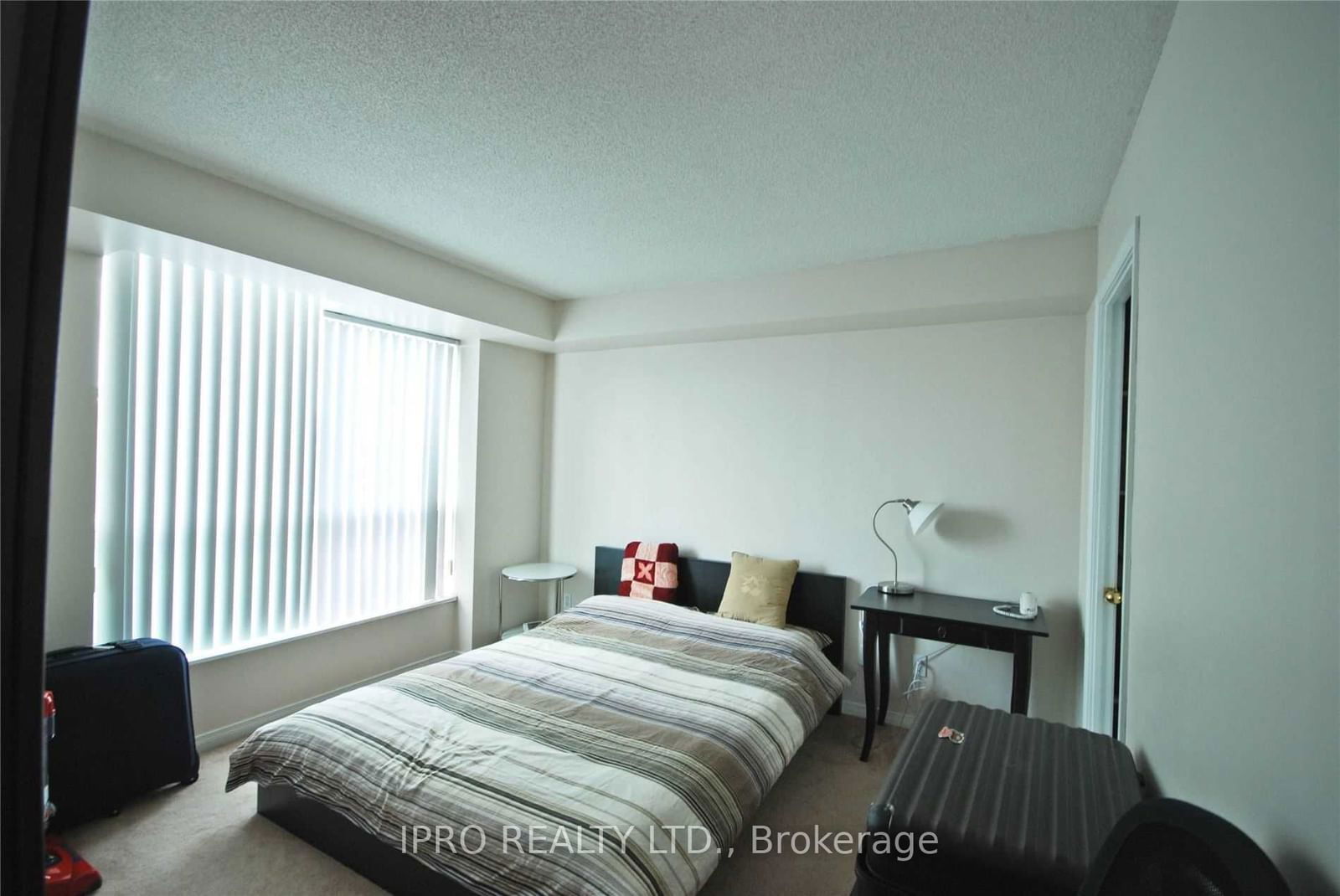 2585 Erin Centre Blvd, unit 206 for rent