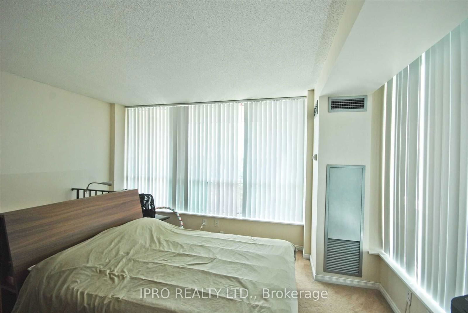 2585 Erin Centre Blvd, unit 206 for rent