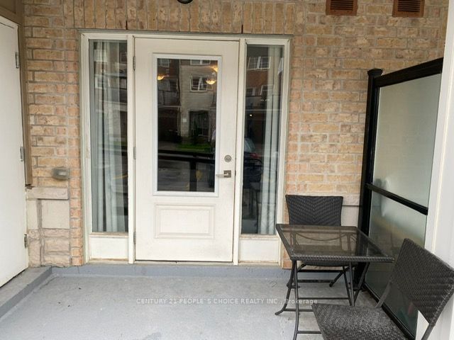 60 Baycliffe Cres, unit 112 for rent