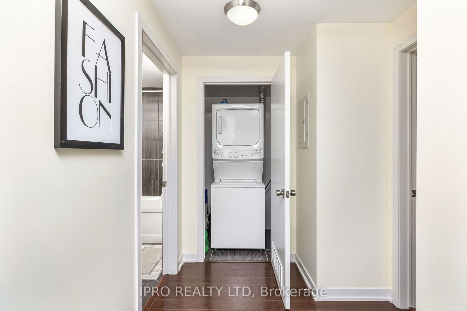 551 Maple Ave, unit 814 for sale