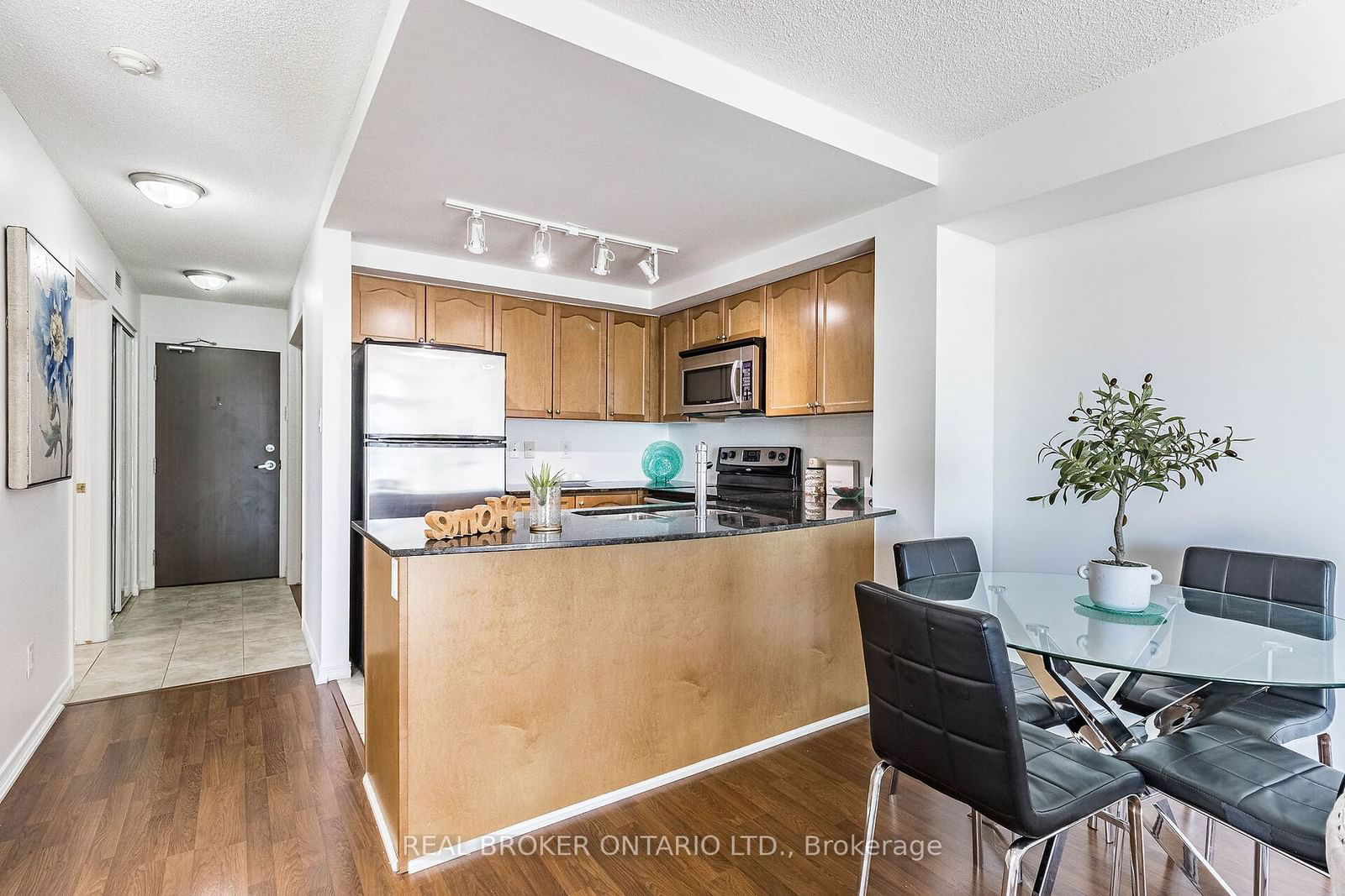 9 George St N, unit 907 for sale