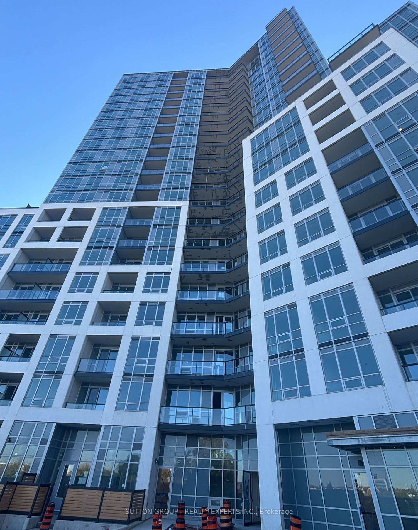 225 Malta Ave, unit 1702 for rent