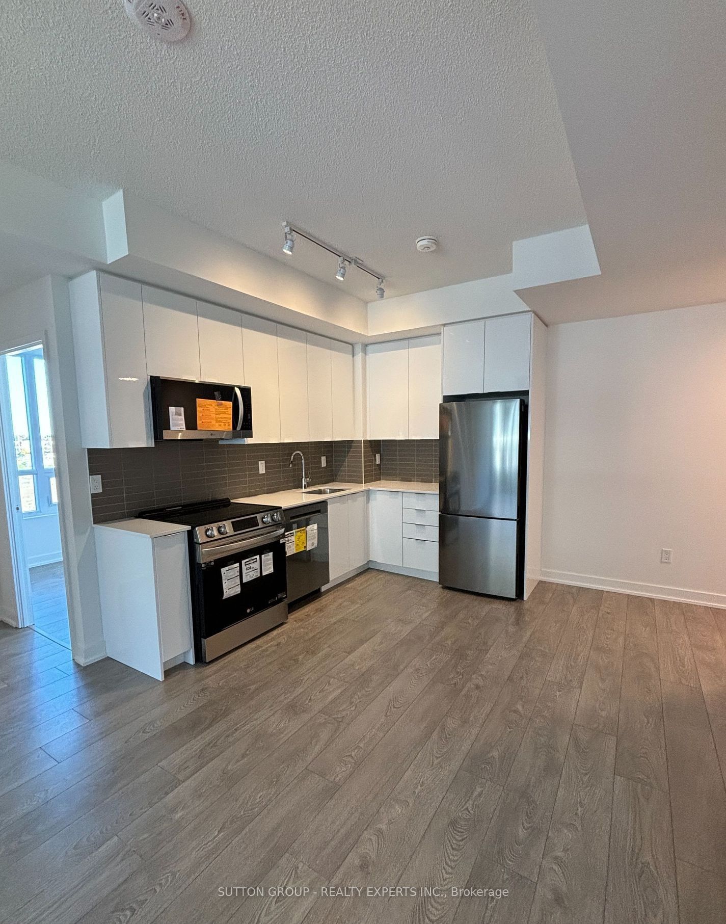 225 Malta Ave, unit 1702 for rent