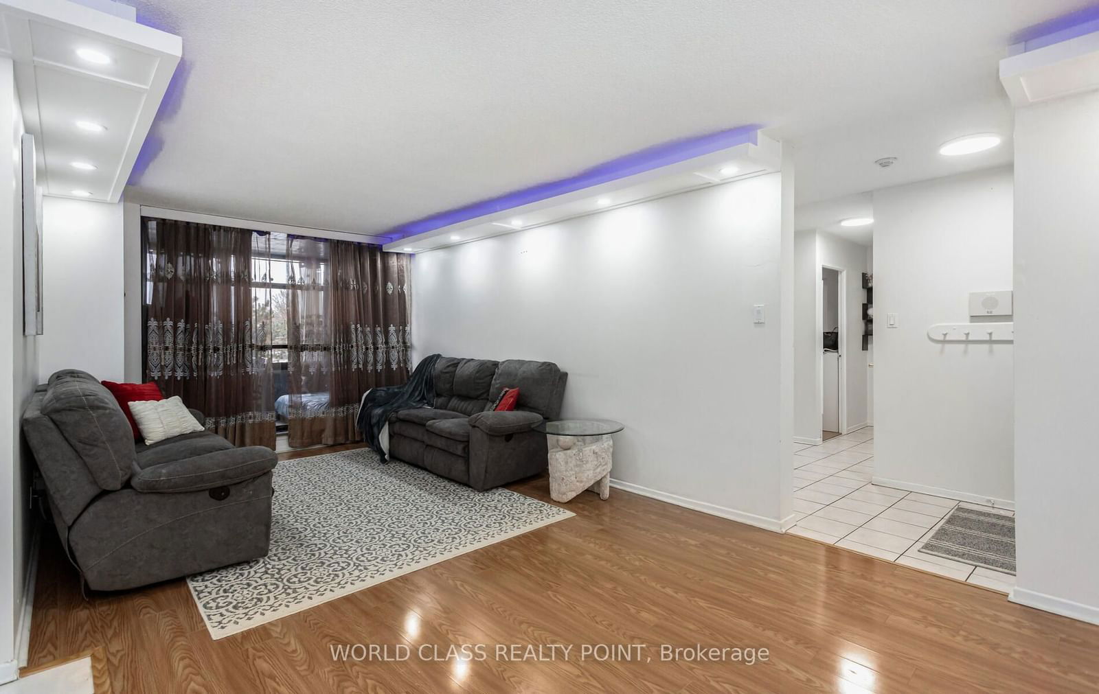 15 Kensington Rd W, unit 310 for sale