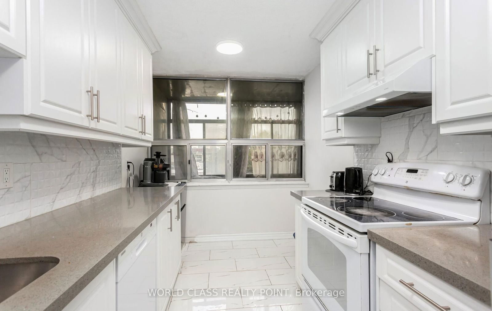 15 Kensington Rd W, unit 310 for sale