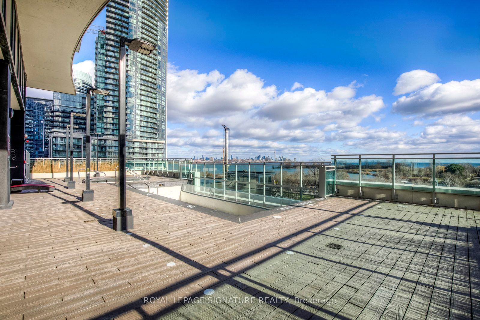 33 Shore Breeze Dr, unit 1502 for sale