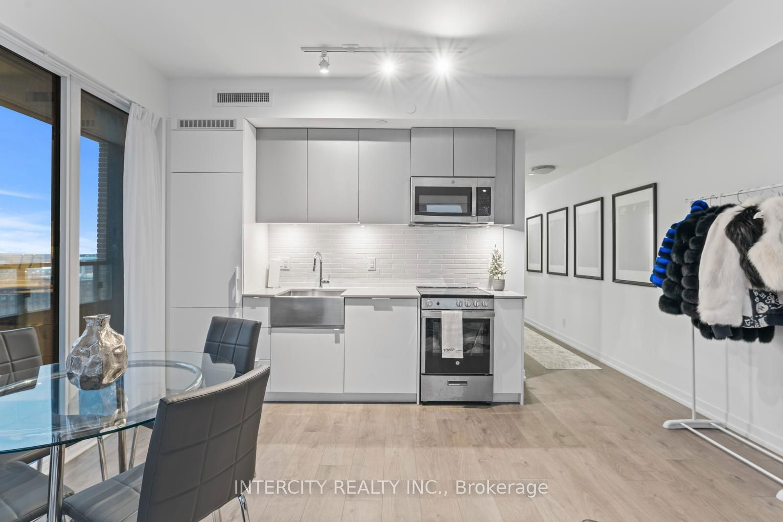 270 Dufferin St, unit 1217 for sale