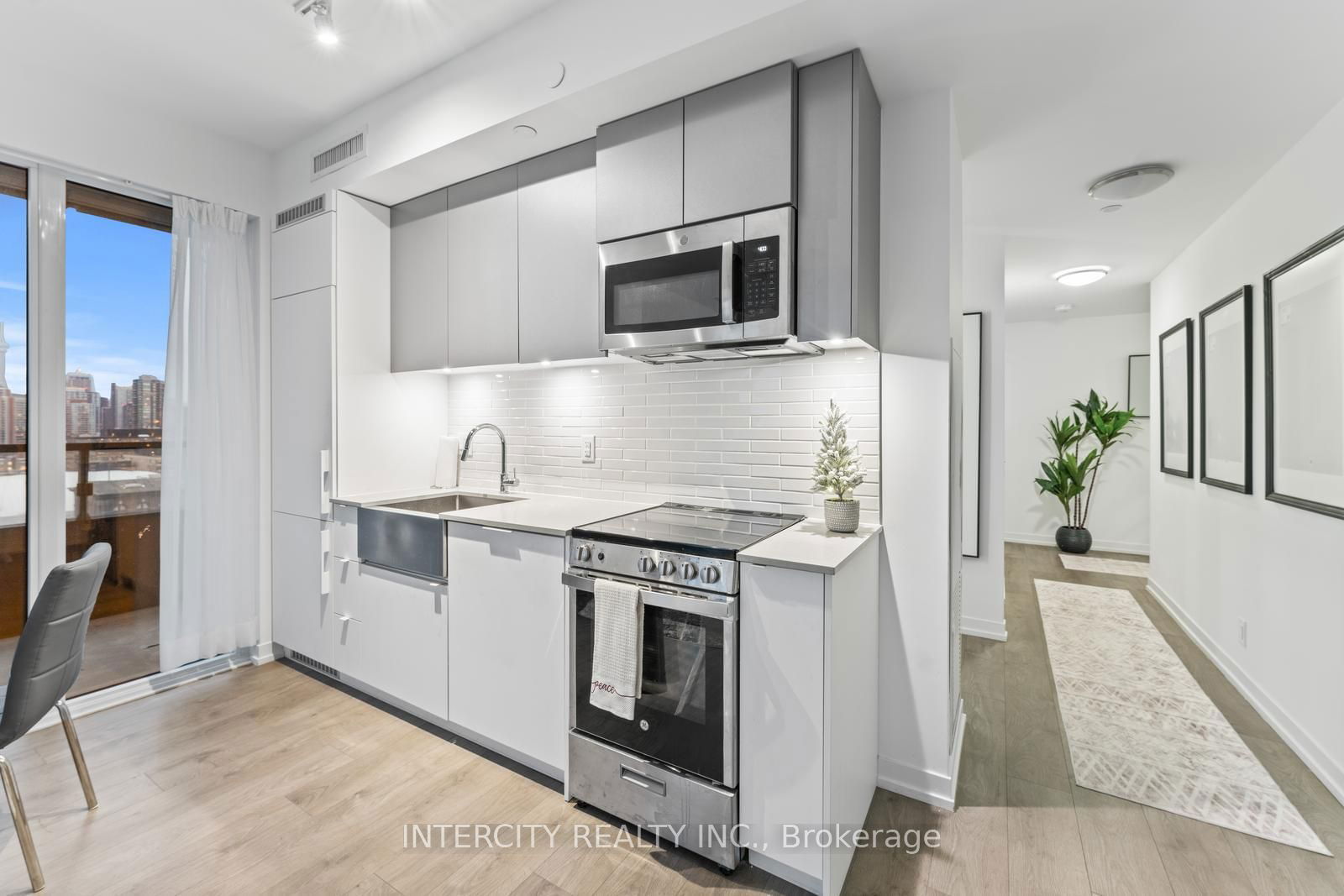 270 Dufferin St, unit 1217 for sale