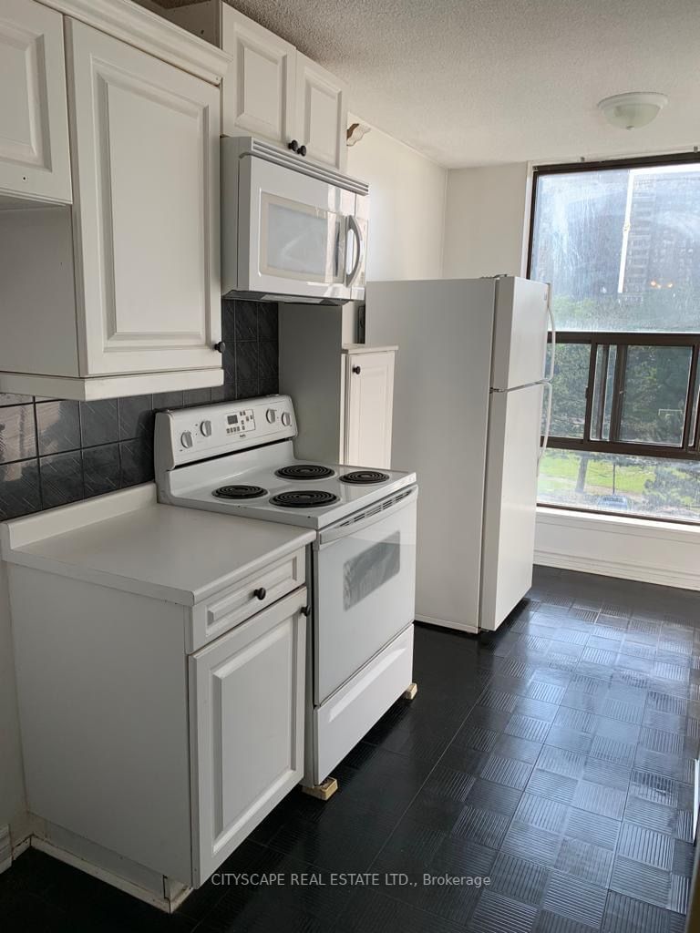 21 Knightsbridge Rd N, unit 406 for rent