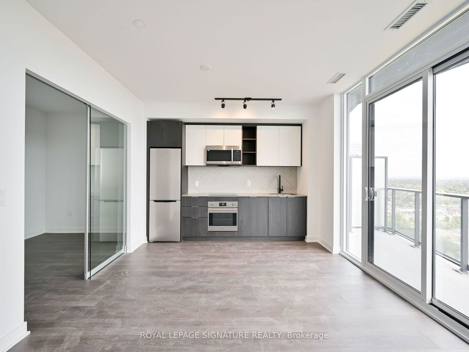 36 Zorra St, unit 1807 for rent