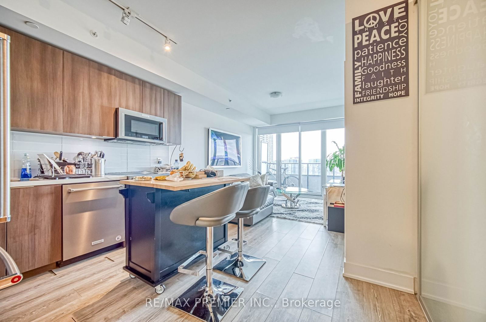 30 Shore Breeze Dr, unit 2712 for sale