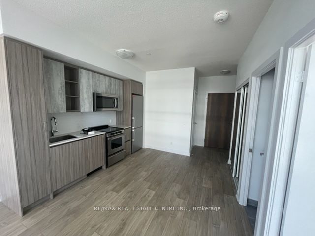 251 Manitoba St, unit 1114 for rent