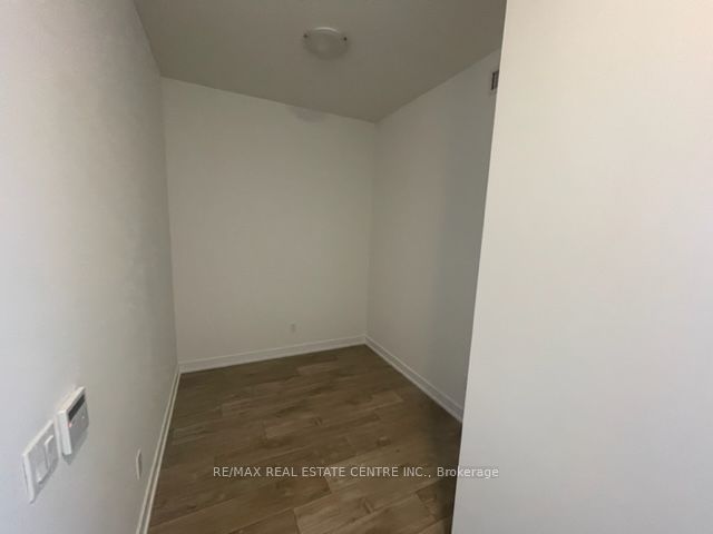 251 Manitoba St, unit 1114 for rent