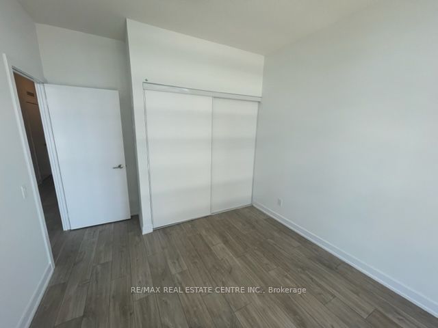 251 Manitoba St, unit 1114 for rent