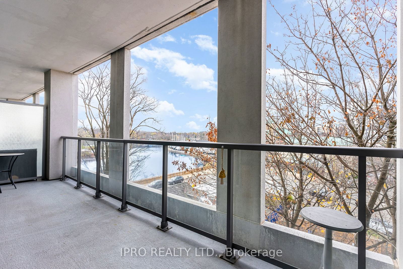 11 Bronte Rd, unit 422 for sale