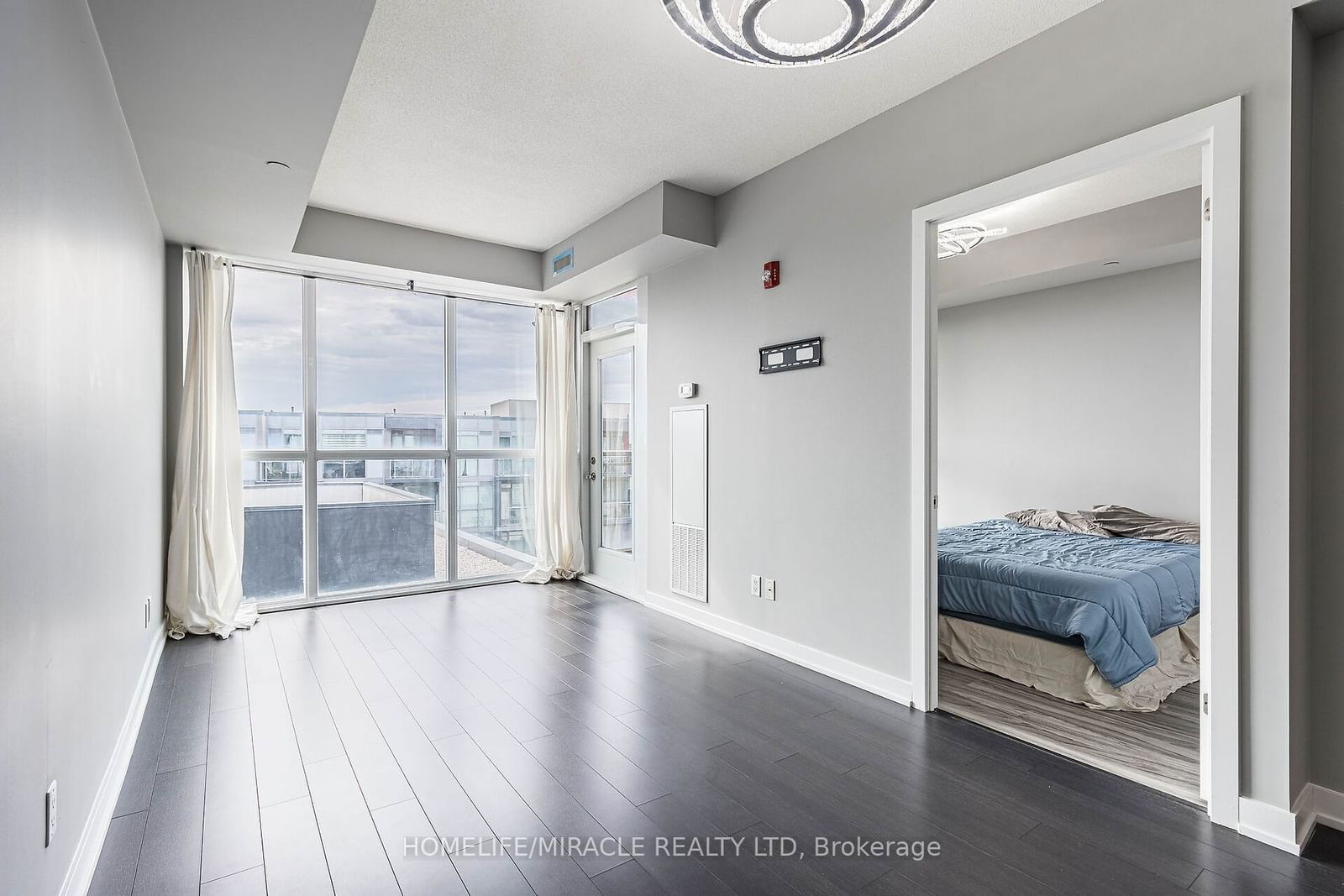 5240 Dundas St, unit B414 for sale