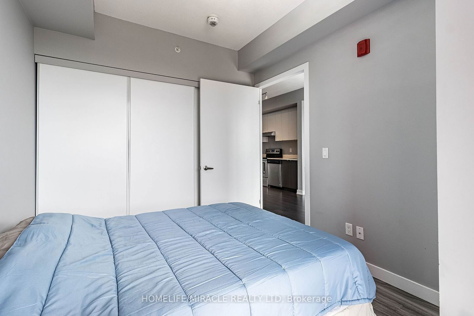 5240 Dundas St, unit B414 for sale