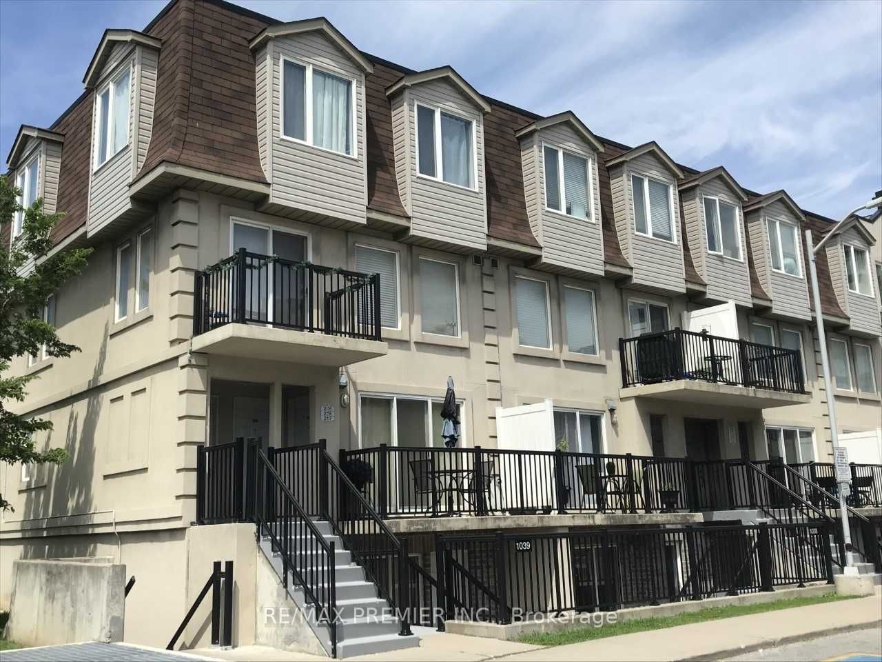 55 George Appleton Way, unit 1039 for rent