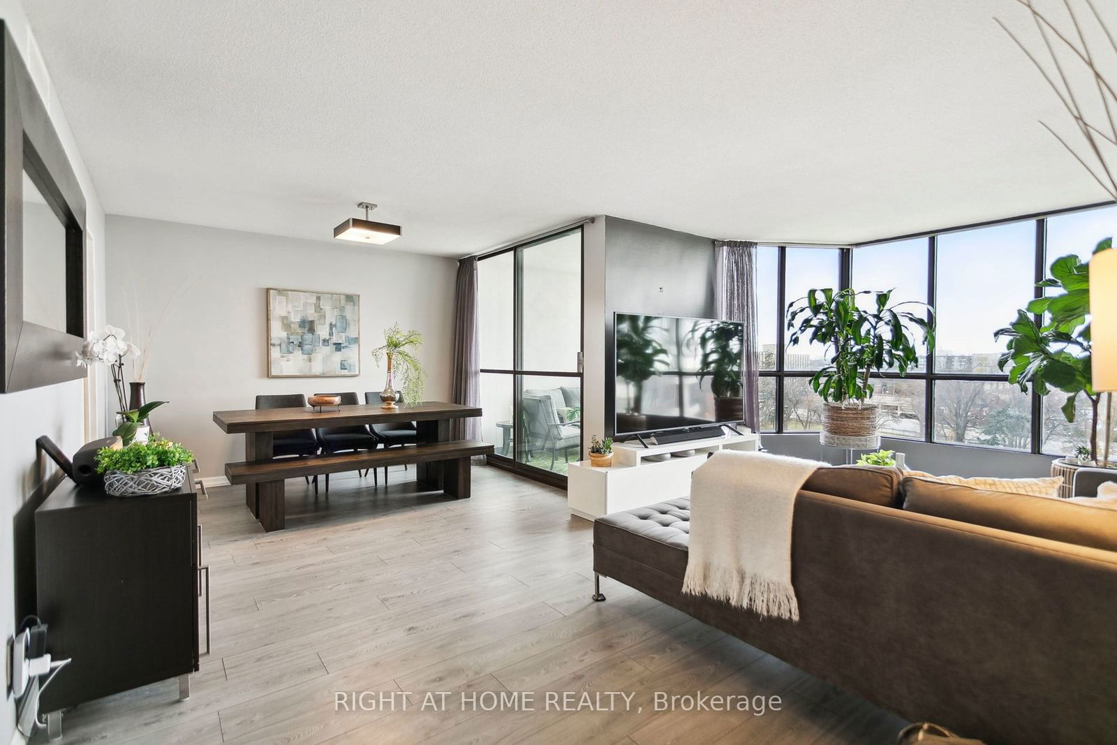 1333 Bloor St, unit 901 for sale