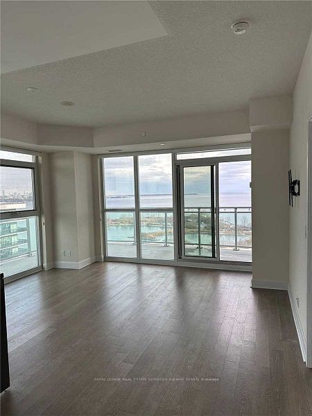 33 Shore Breeze Dr, unit 1809 for rent