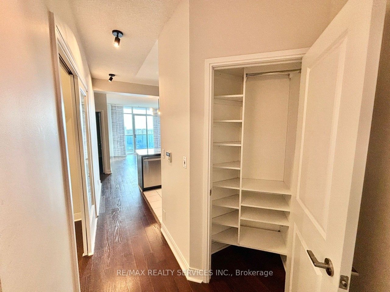 80 Absolute Ave, unit 1904 for rent