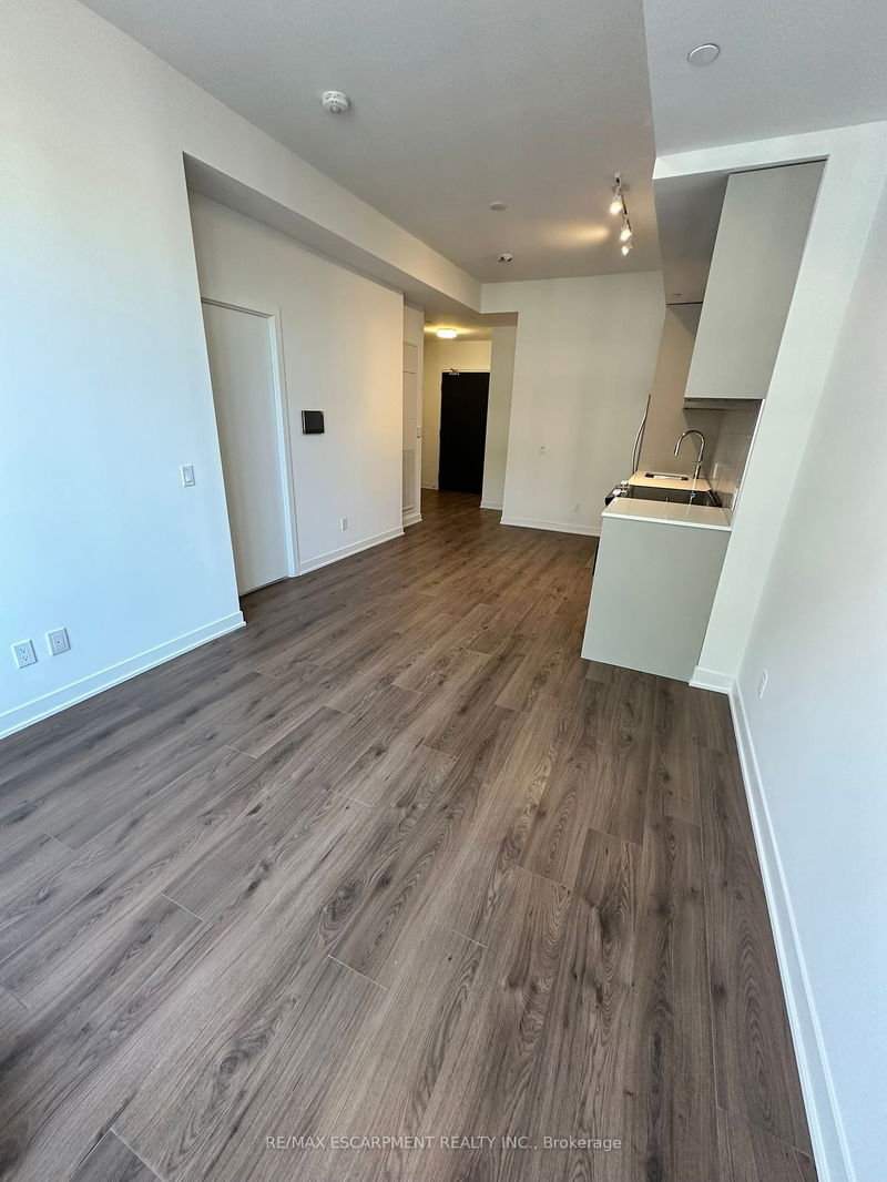 405 Dundas St W, unit 316 for rent