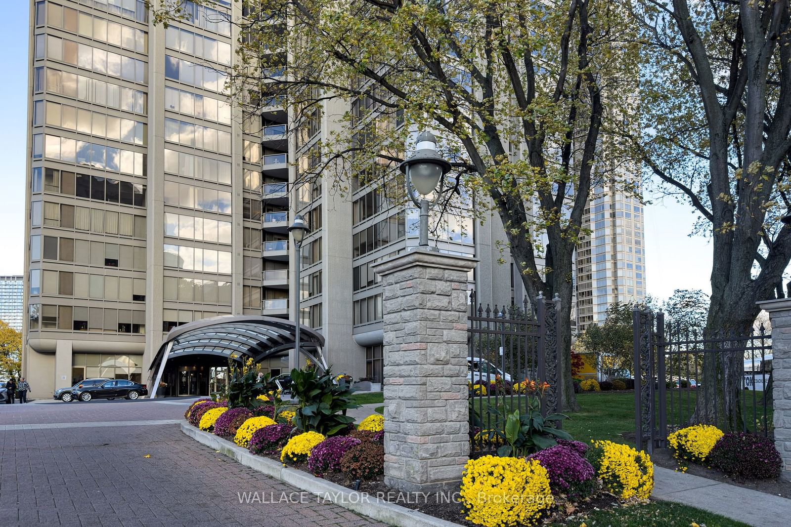 2045 Lake Shore Blvd W, unit 1612 for sale