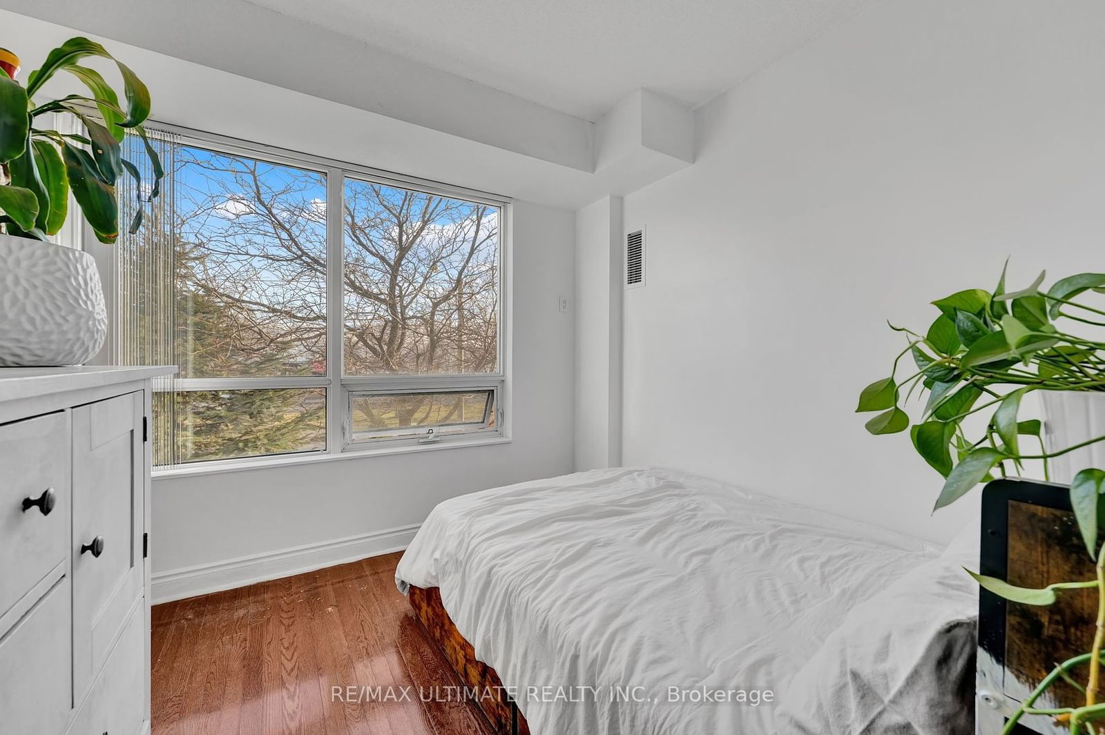 1910 Lake Shore Blvd W, unit 201 for sale