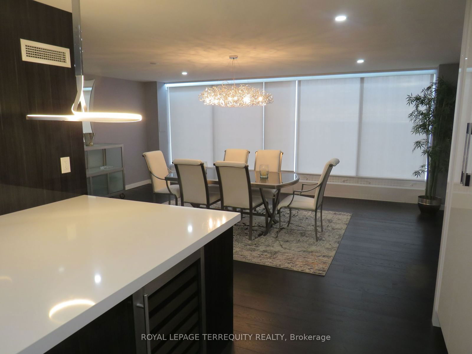 2045 Lakeshore Blvd W, unit 3305 for sale