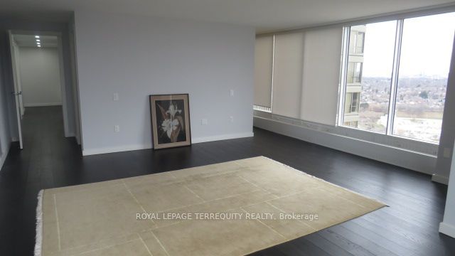 2045 Lakeshore Blvd W, unit 3305 for sale