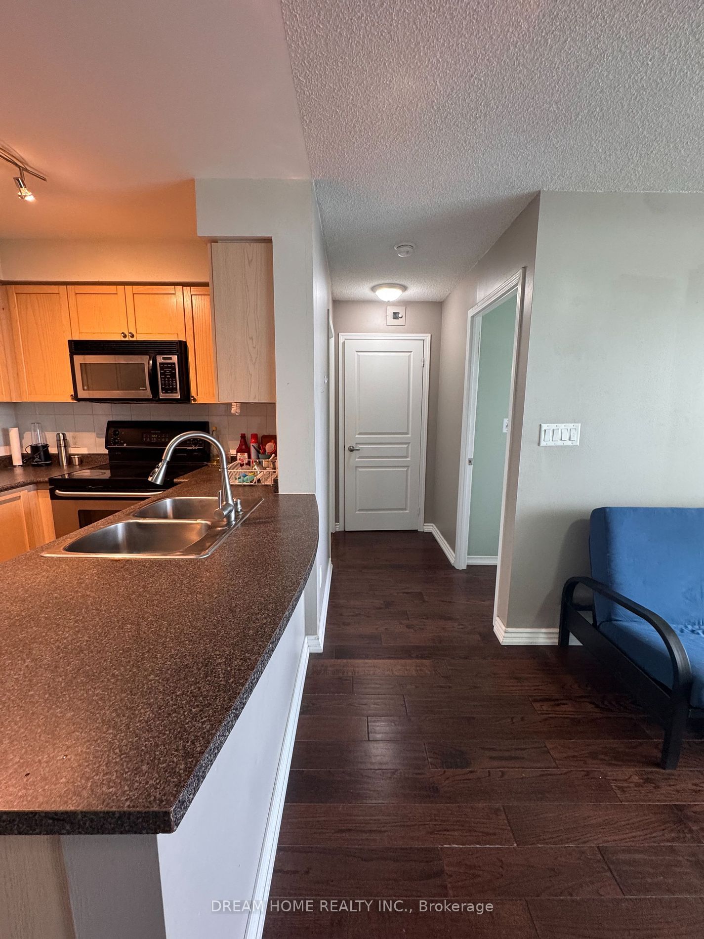 4879 Kimbermount Ave, unit 1801 for rent