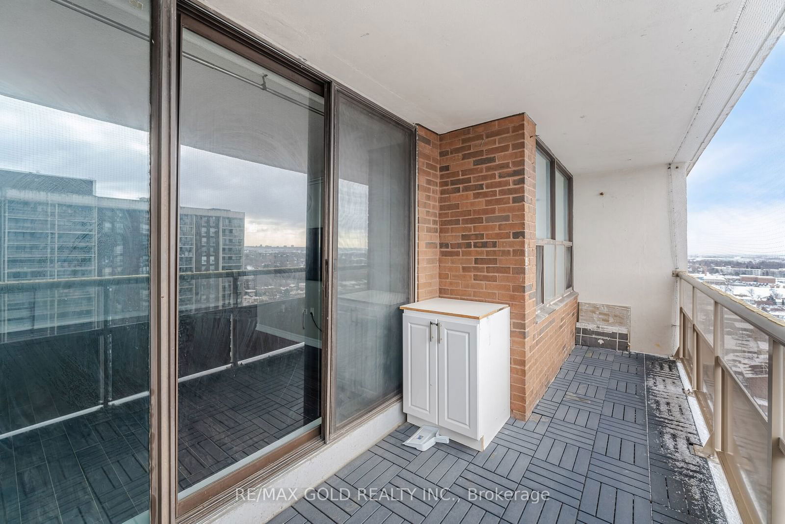 4 Kings Cross Rd, unit 1710 for sale