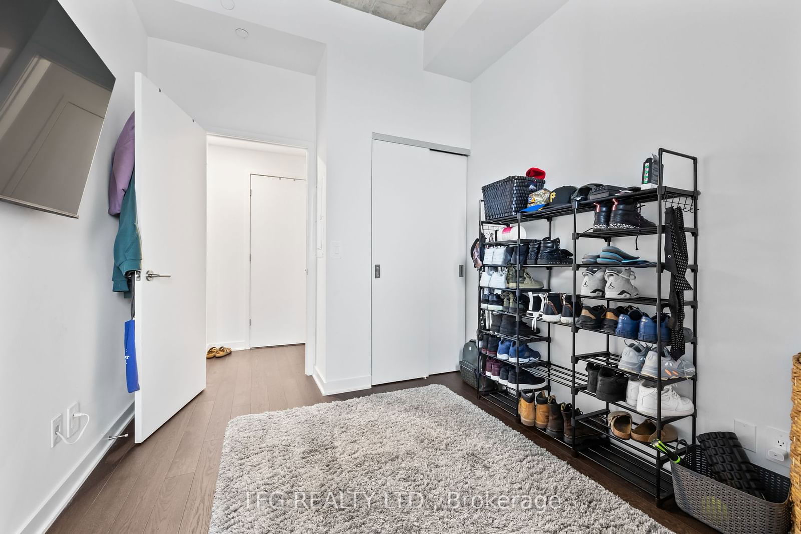 2720 Dundas St W, unit 810 for sale