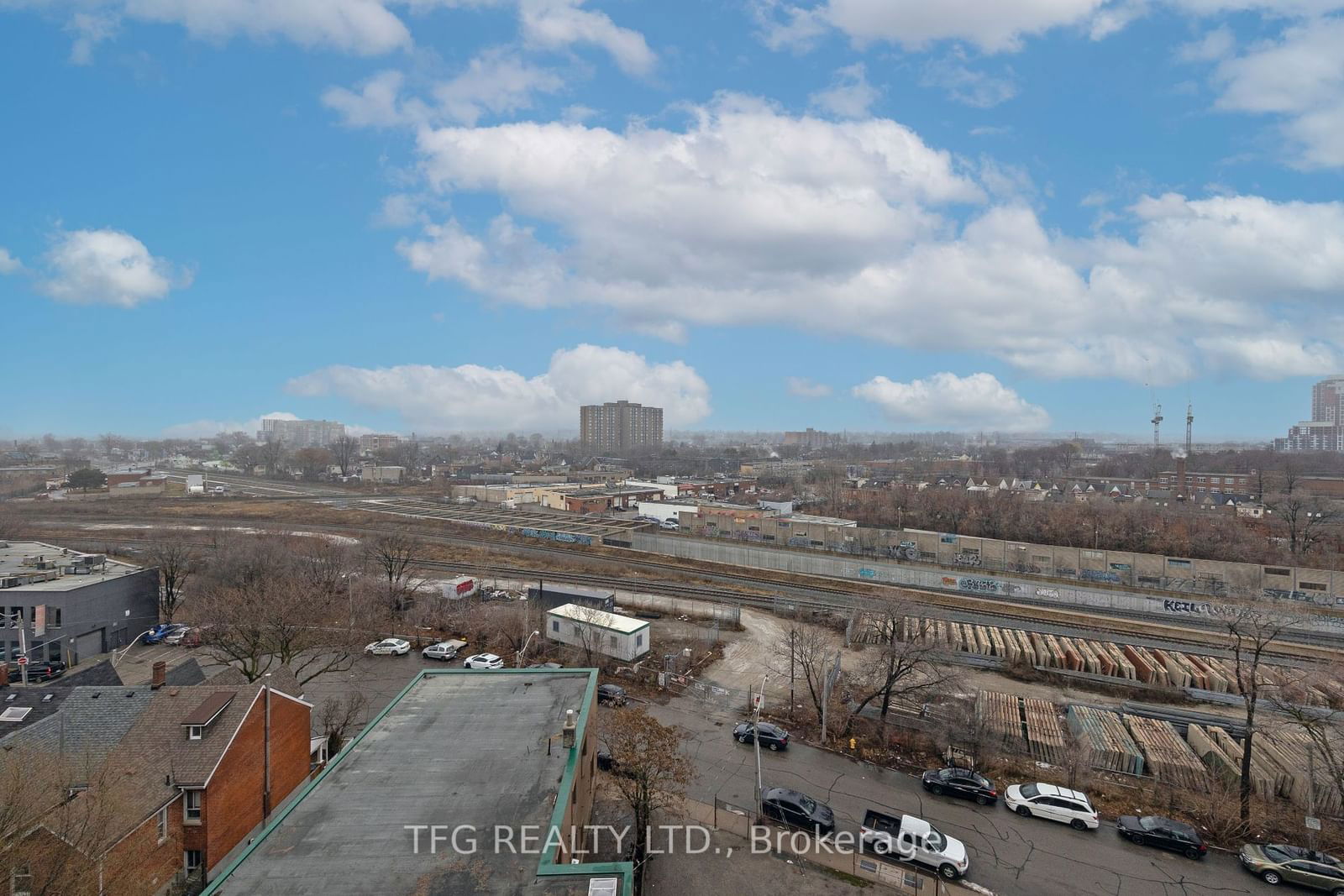 2720 Dundas St W, unit 810 for sale