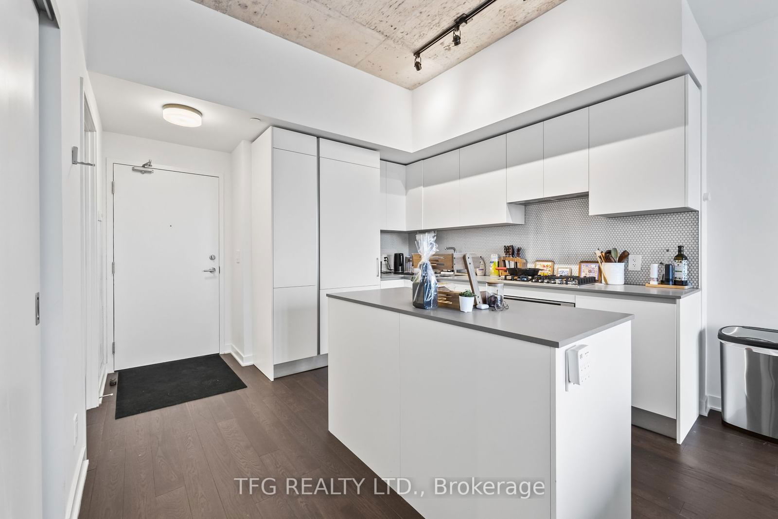 2720 Dundas St W, unit 810 for sale