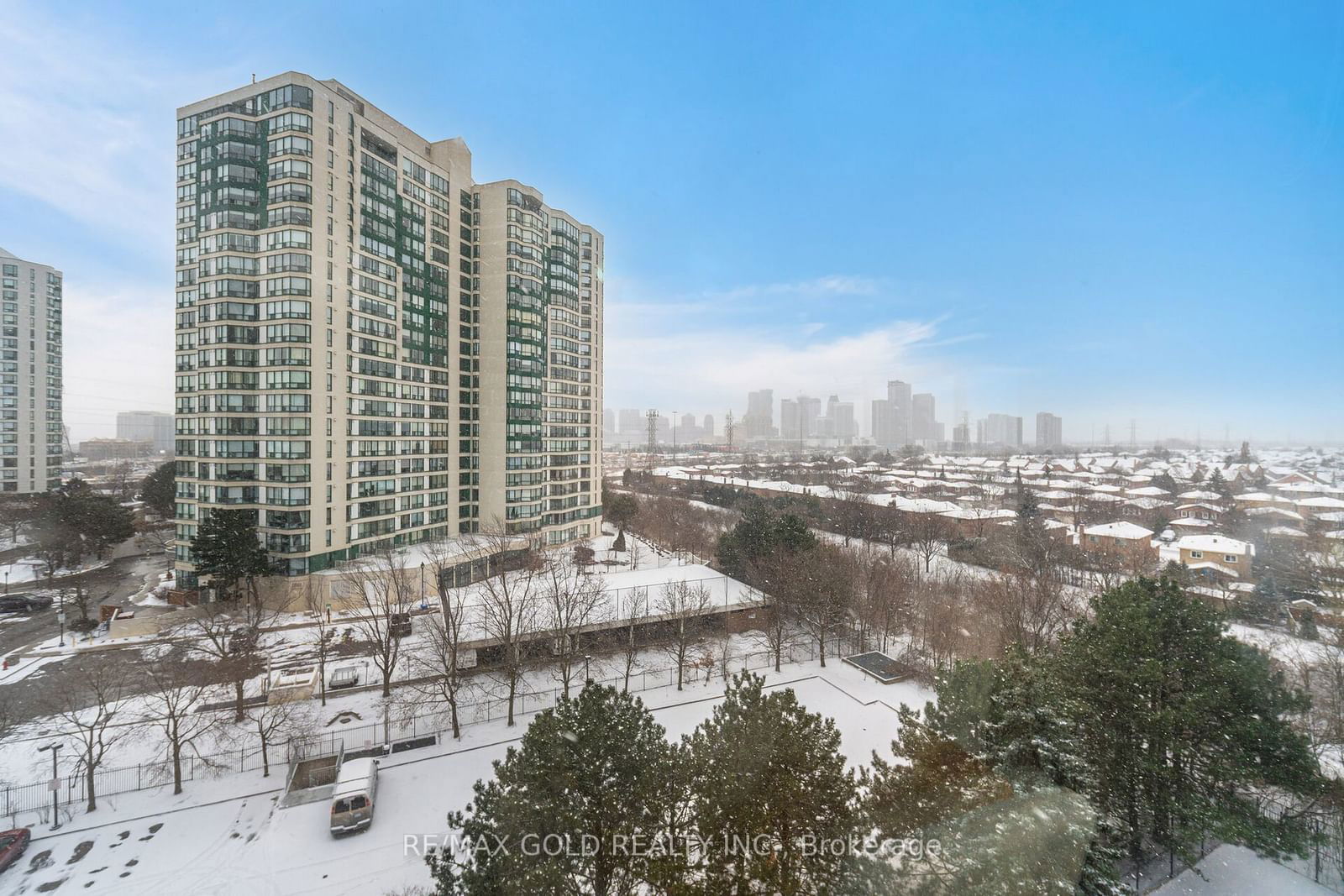 50 Kingsbridge Garden Circ, unit 812 for sale