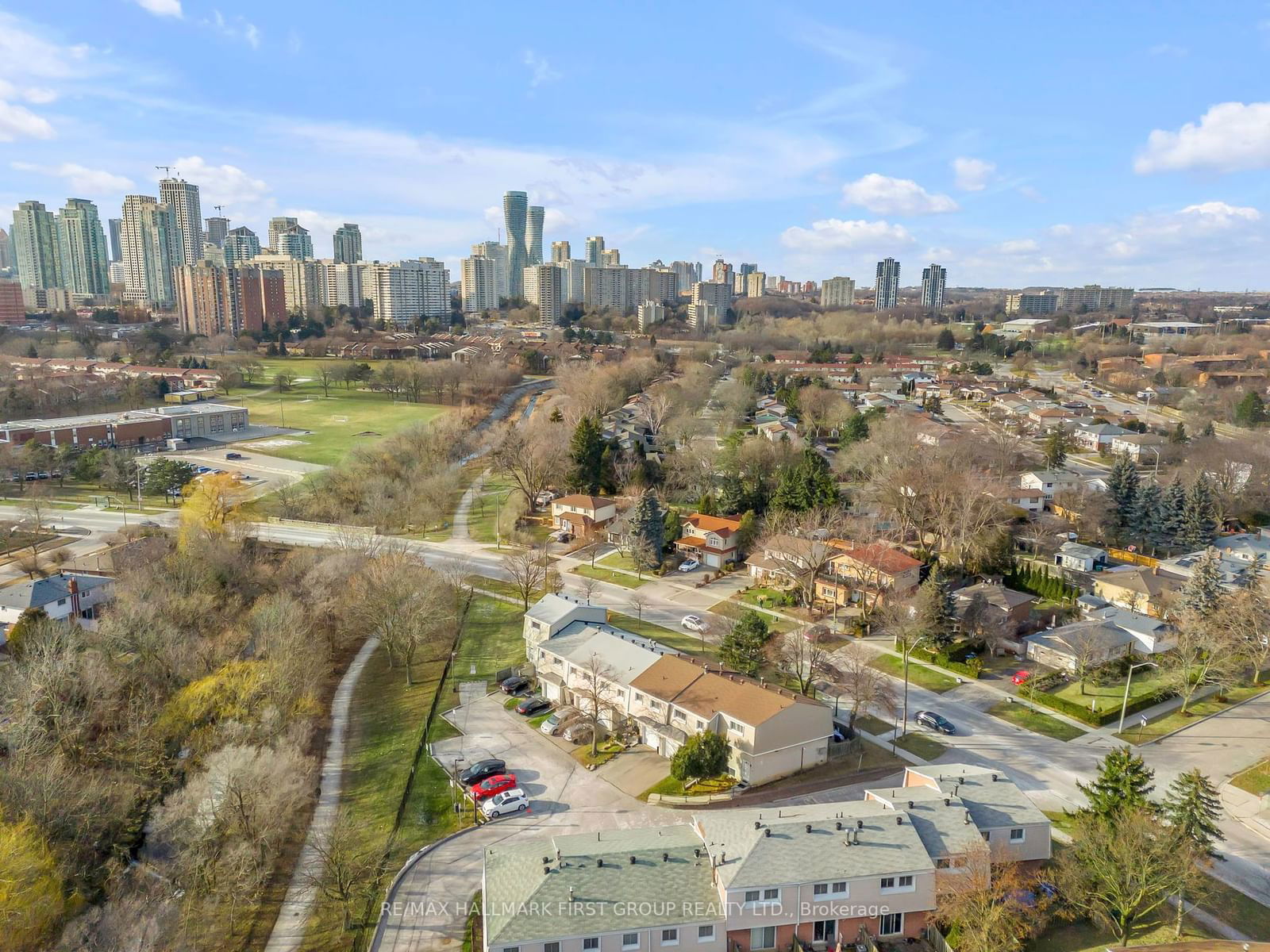 400 Mississauga Valley Townhomes, Mississauga, Toronto