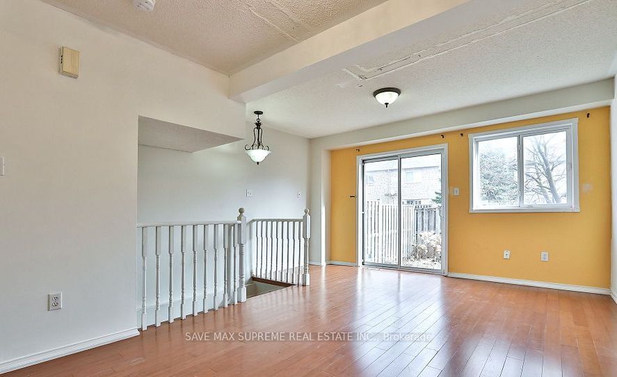 39 Spadina Rd, unit 39 for rent