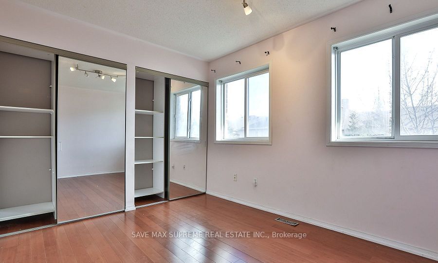 39 Spadina Rd, unit 39 for rent