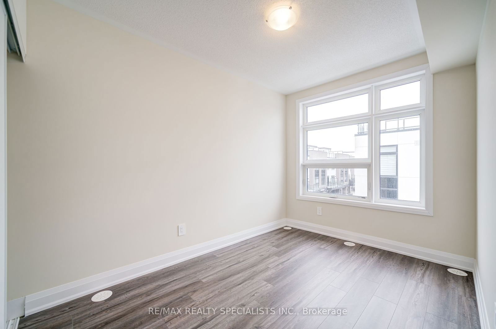 8175 Britannia Rd, unit 108 for sale