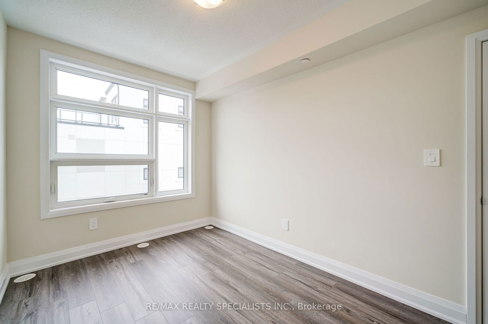 8175 Britannia Rd, unit 108 for sale