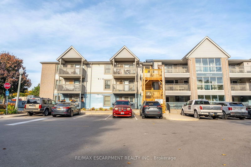 2010 Cleaver Ave, unit 109 for sale